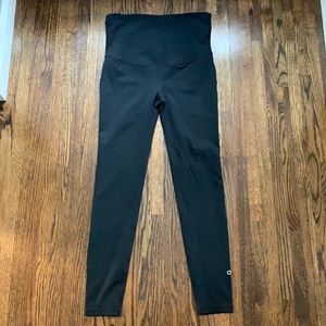 Maternity GapFit Blackout Full Panel Full Length Leggings